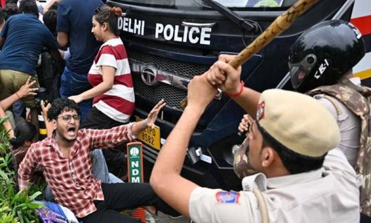 Supreme Court declines urgent hearing on plea over Delhi protest police action
