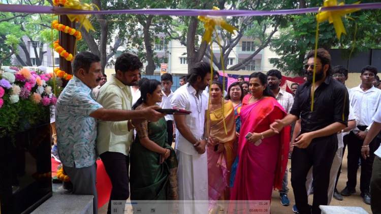 தாய் சத்யா பள்ளியில் தனது சொந்த செலவில் 3 மாடி கட்டிடம் கட்டிக் கொடுத்து நெகிழ்ச்சி!